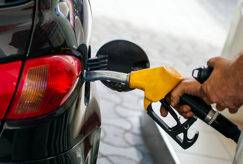 Росстат зафиксировал рост розничных цен на бензин