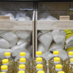 ФАС проверит случаи отказа отпускать сахар и масло по согласованным ценам