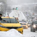 ФАС начала проверку цен на такси во время снегопада в Москве