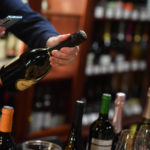 Почему россияне стали пить больше отечественного вина