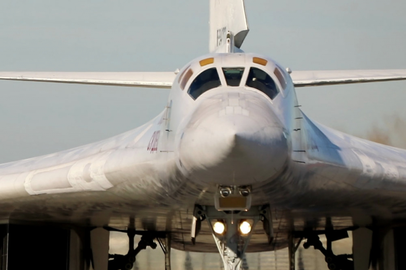 Мантуров назвал сроки передачи Минобороны первого построенного "с нуля" Ту-160М