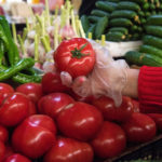 Обнаружены вредители: в России давят на азербайджанские помидоры