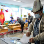 «У нас все друг друга знают»: за кого проголосовала Киргизия