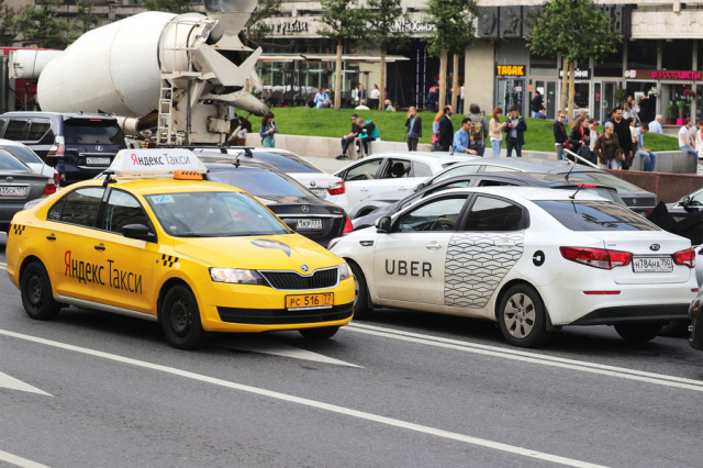 «Яндекс» заплатит: Uber выходит из бизнеса по беспилотникам и доставке еды