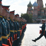 Более трети россиян мечтают о военной карьере