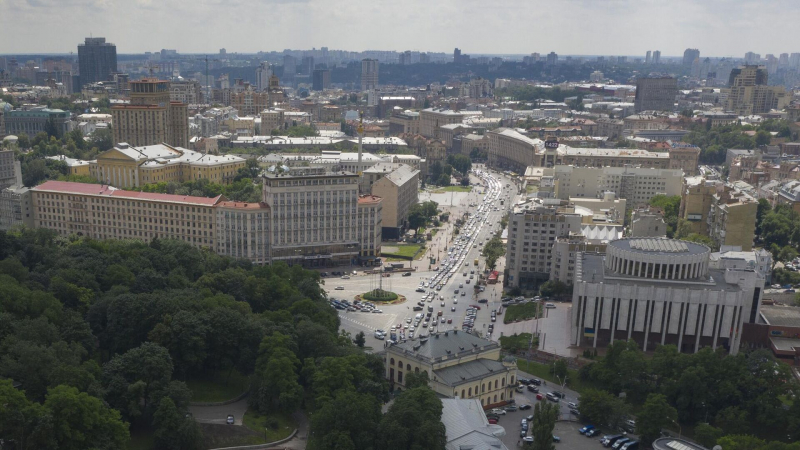 В Киеве снова прогремели взрывы, сообщили СМИ