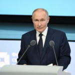 Путин пока не планирует контактов с премьером Израиля, заявили в Кремле