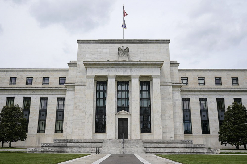 ФРС США повысила базовую ставку самым широким шагом за 22 года