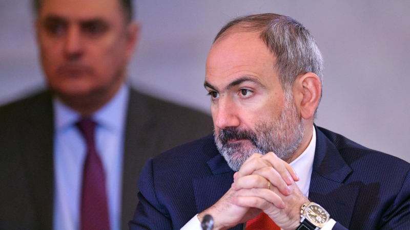 Пашинян рассказал о получении водительских прав без экзаменов
