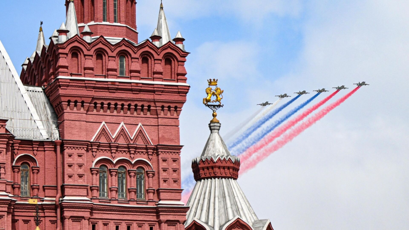 Россия готова разделить радость Дня Победы с Европой, заявил Песков