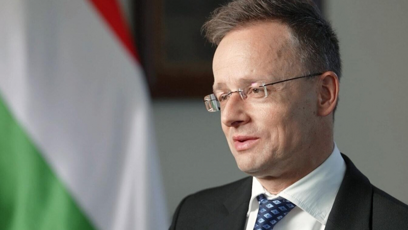 Венгрия выступила против скрытой поддержки Украины